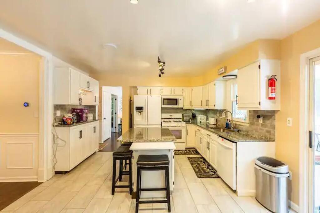 Lrge 5 Bedroom 9 Beds Near Dc-Pool, Hot Tub, Gym, Game Rm, Fire Pit Бауи Екстериор снимка