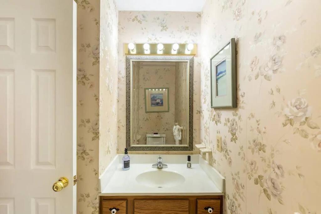Lrge 5 Bedroom 9 Beds Near Dc-Pool, Hot Tub, Gym, Game Rm, Fire Pit Бауи Екстериор снимка