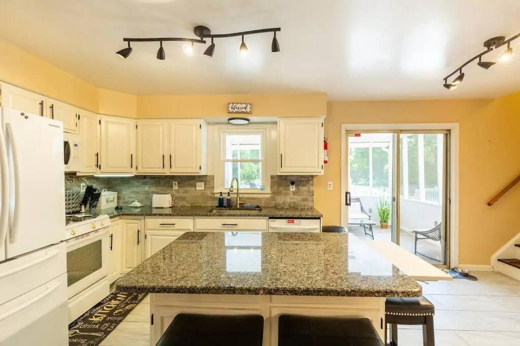 Lrge 5 Bedroom 9 Beds Near Dc-Pool, Hot Tub, Gym, Game Rm, Fire Pit Бауи Екстериор снимка
